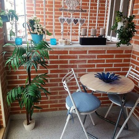 Amazing Sunny Flat With Balcony Pool Two Mins From The Beach Torrevieja Kültér fotó